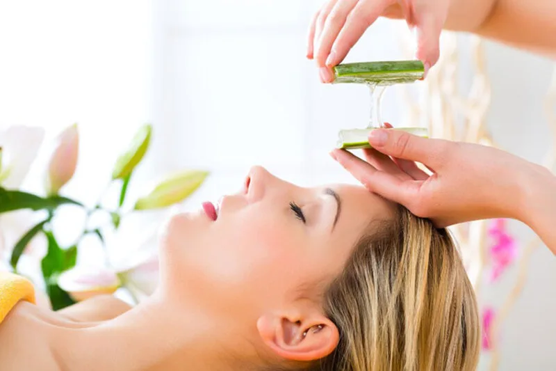 Bí quyết làm mặt nạ nha đam giúp da căng mọng, tự nhiên