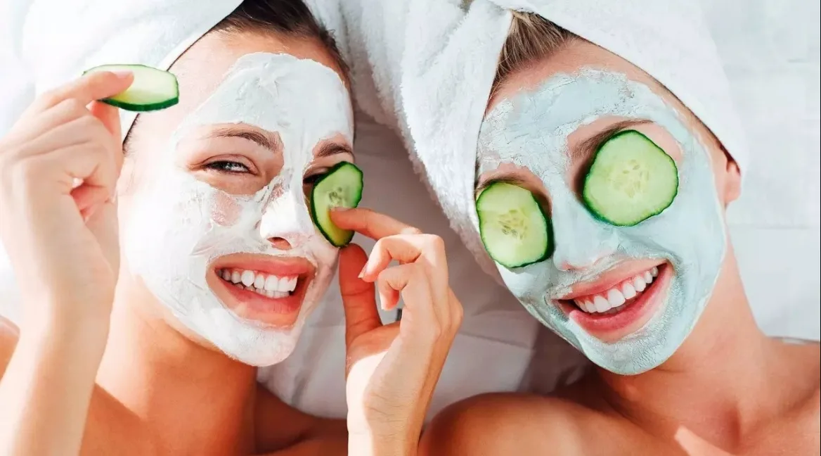 Lịch đắp mặt nạ nên linh hoạt theo phản ứng của da thay vì áp dụng một công thức cố định cho mọi người.
