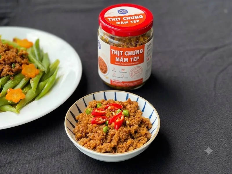 Bảo quản đúng cách giúp thịt chưng mắm tép giữ được hương vị thơm ngon trong nhiều ngày.