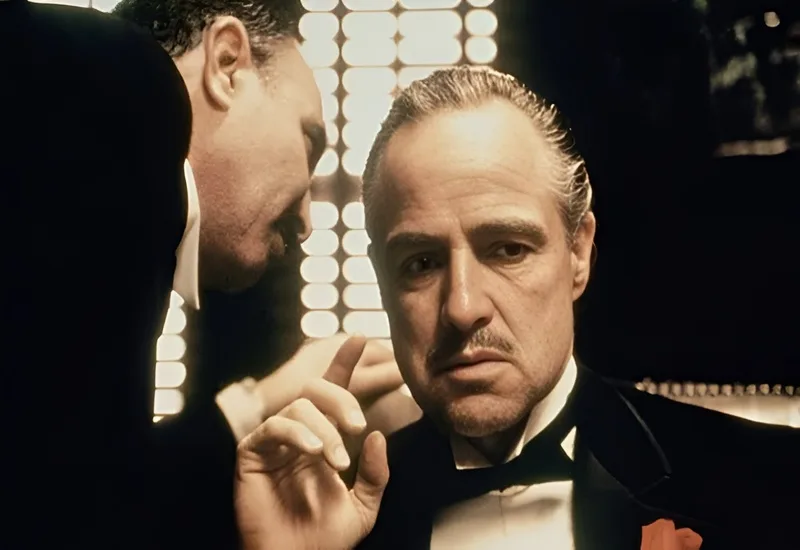The Godfather là tác phẩm kinh điển về gia đình mafia và cuộc chiến quyền lực trong thế giới ngầm.